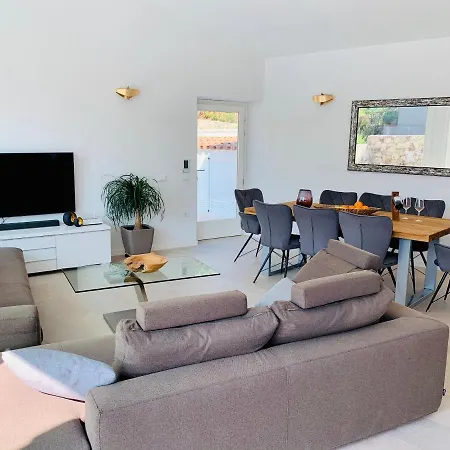 Neues Haus Mit Beheiztem Pool