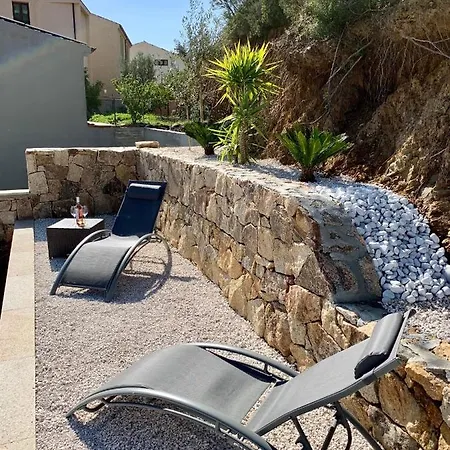 Neues Haus Mit Beheiztem Pool Brunella