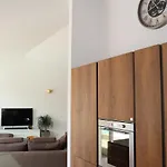 Neues Haus Mit Beheiztem Pool 度假居 Brunella