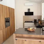 Neues Haus Mit Beheiztem Pool Brunella