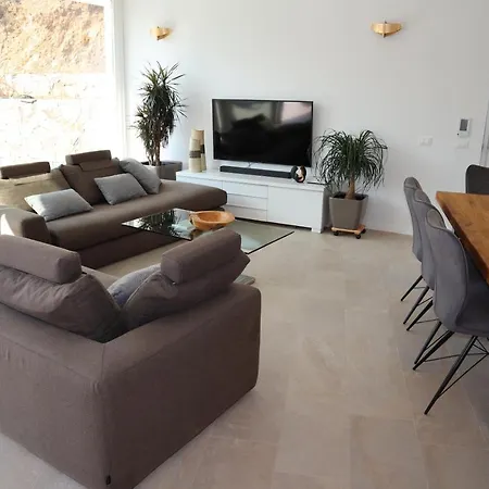 度假居 Neues Haus Mit Beheiztem Pool Brunella